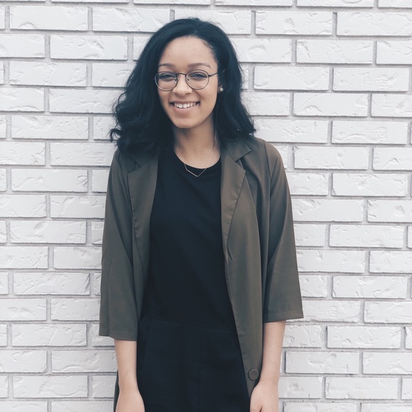 Meet your Posher, Abbey - Picture 1 of 1